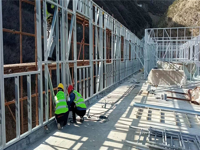 輕鋼房屋加三層項目輕鋼龍骨墻體總裝 輕鋼房屋加三層項目輕鋼龍骨墻體總裝