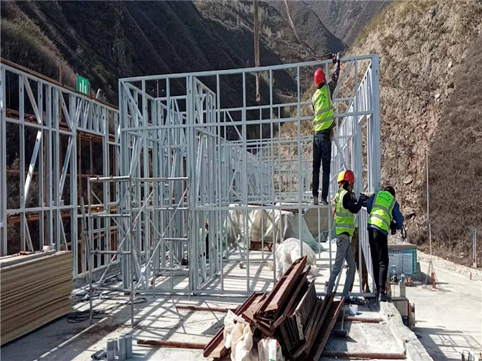 輕鋼房屋加三層項目輕鋼龍骨墻體總裝 輕鋼房屋加三層項目輕鋼龍骨墻體總裝