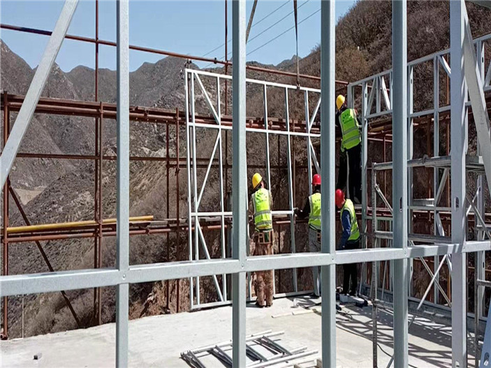 輕鋼房屋加三層項目輕鋼龍骨墻體總裝 輕鋼房屋加三層項目輕鋼龍骨墻體總裝