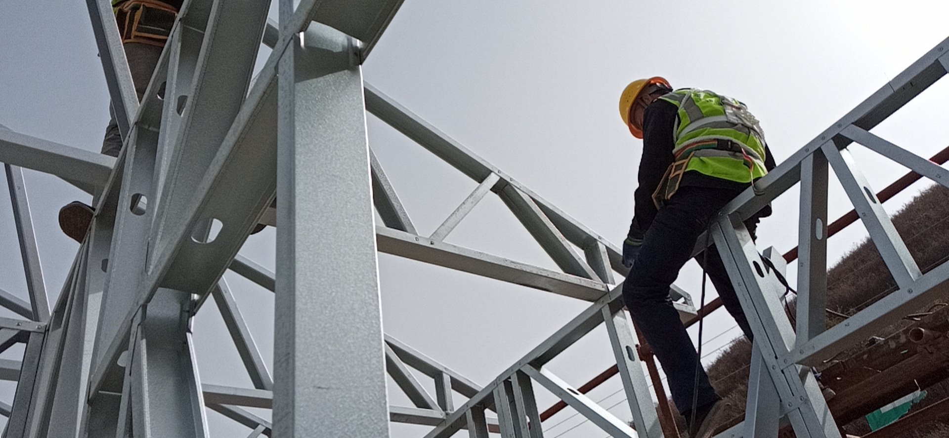 輕鋼房屋加三層項目屋頂安裝 輕鋼房屋加三層項目屋頂安裝