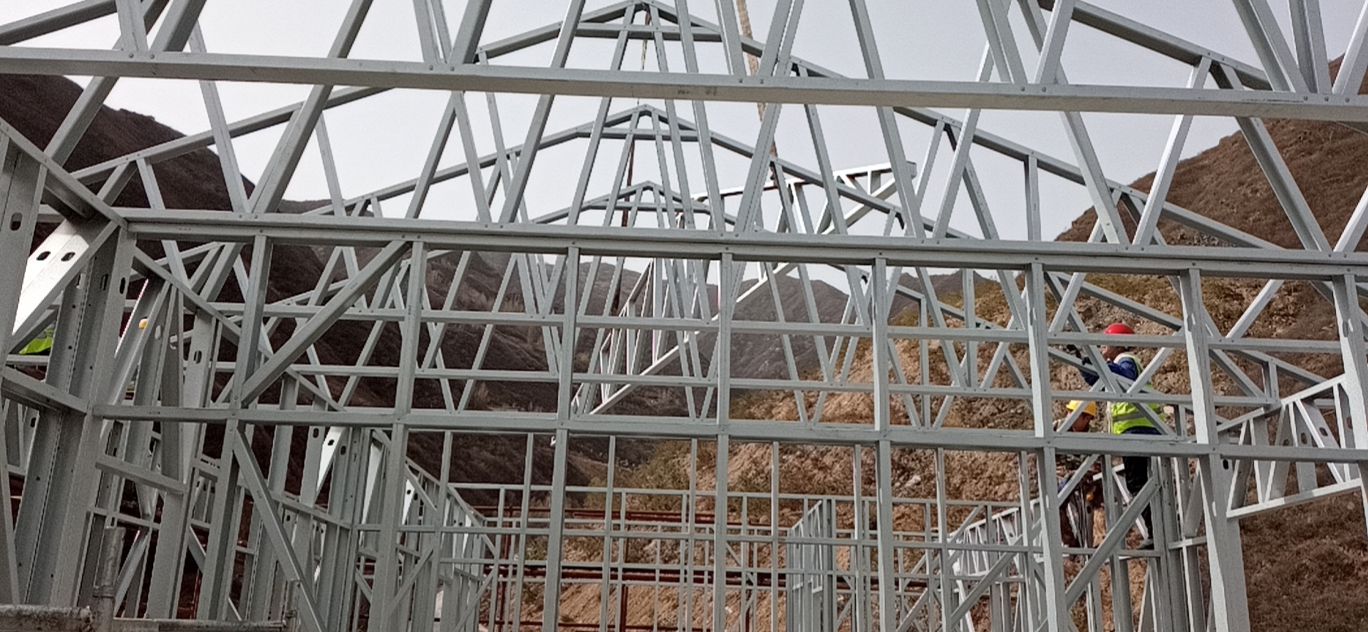 輕鋼房屋加三層項目屋頂安裝 輕鋼房屋加三層項目屋頂安裝