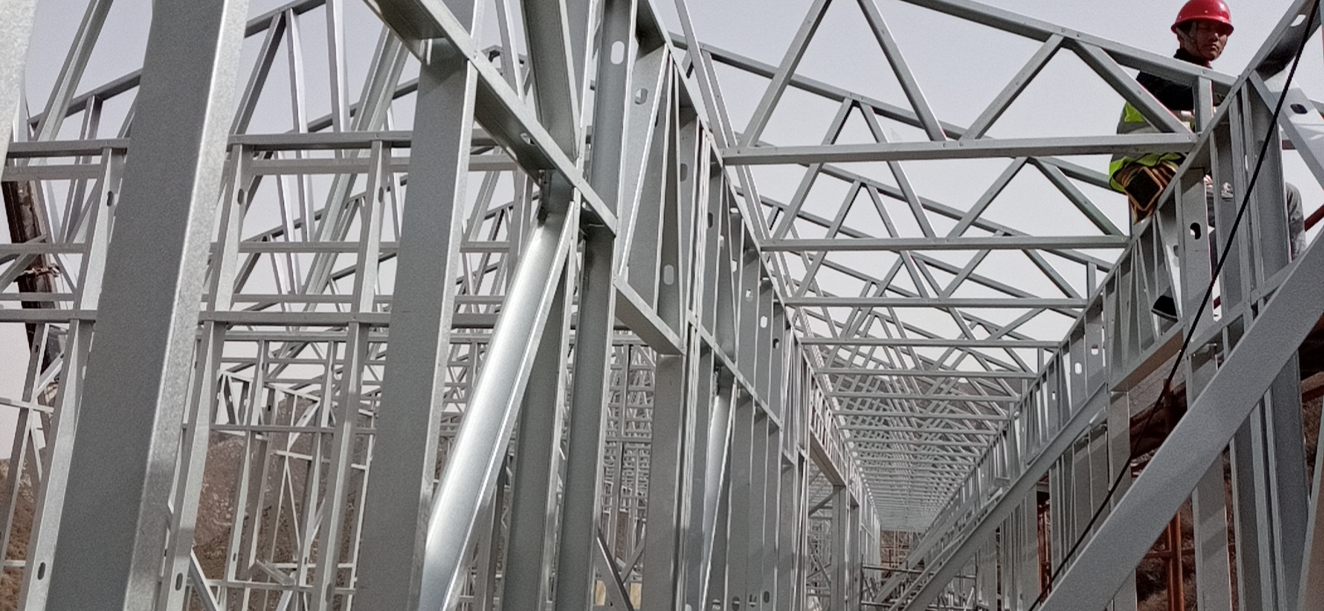 輕鋼房屋加三層項目屋頂安裝 輕鋼房屋加三層項目屋頂安裝