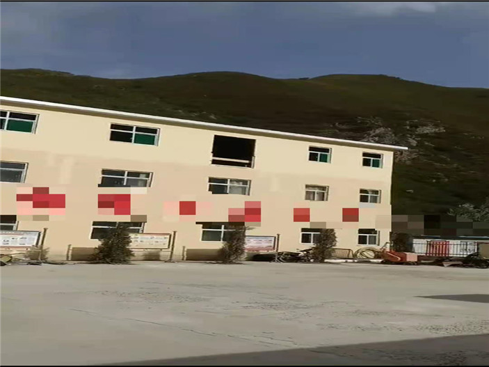 輕鋼房屋加三層項目窗戶安裝完畢 輕鋼房屋加三層項目窗戶安裝完畢