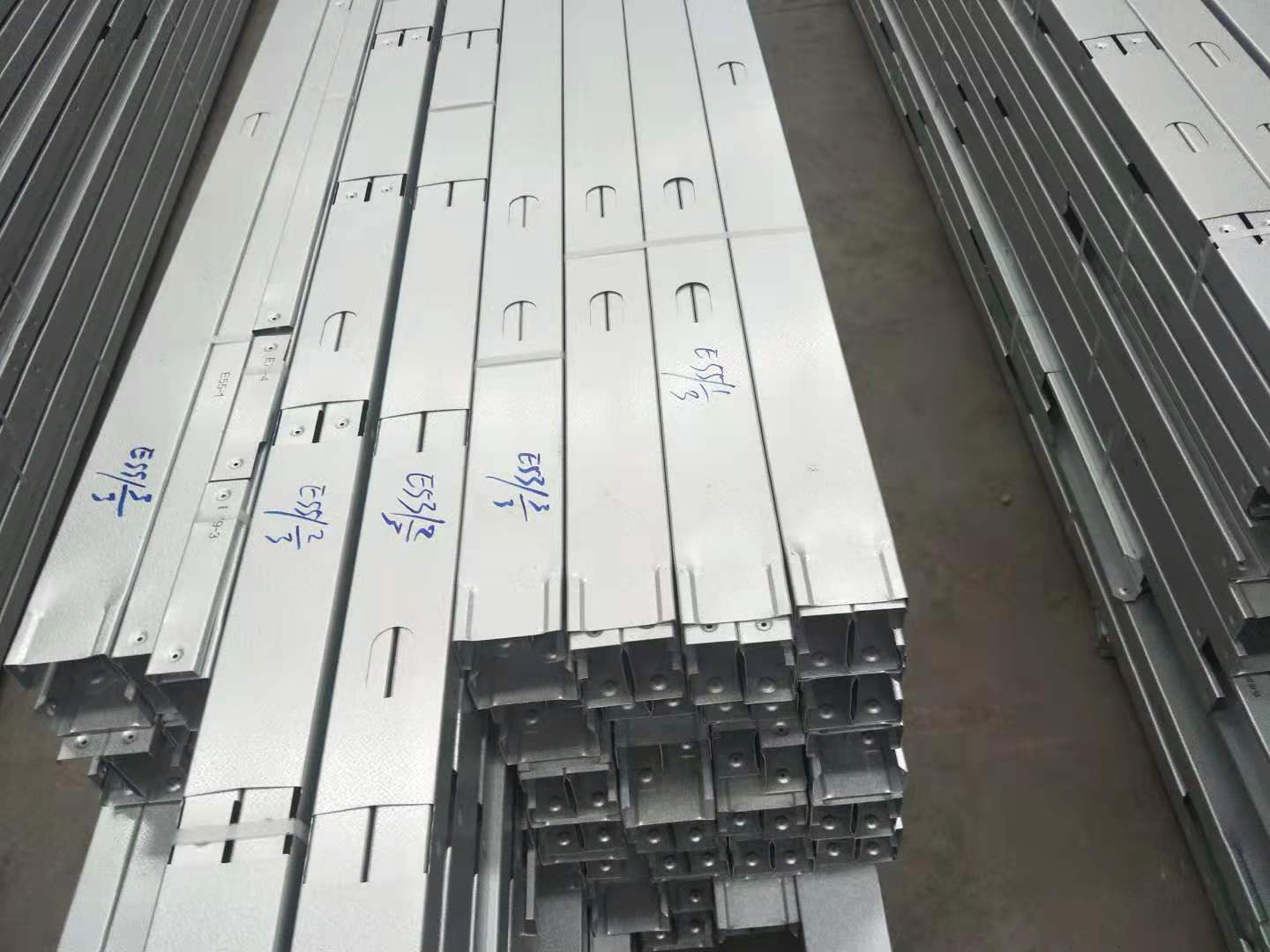 輕鋼龍骨售樓部項(xiàng)目設(shè)計(jì)龍骨加工 輕鋼龍骨售樓部項(xiàng)目設(shè)計(jì)龍骨加工