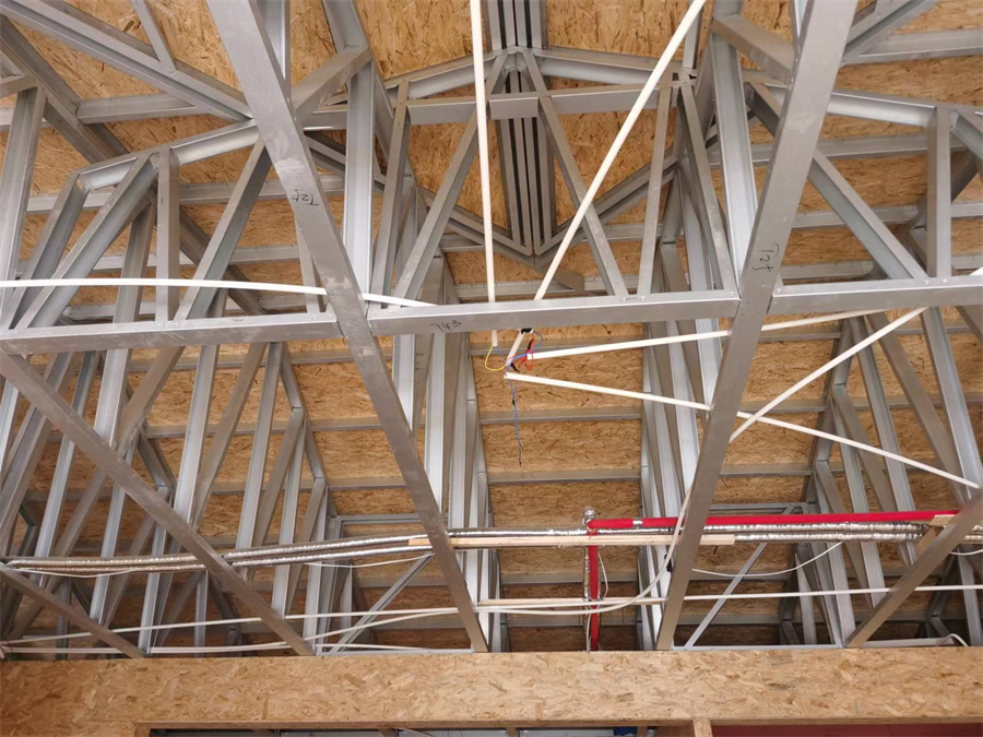 一層156平米輕鋼別墅房屋外精裝內(nèi)毛坯房完工驗收