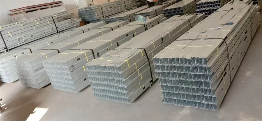 二層310平輕鋼別墅房屋龍骨打包發(fā)貨 二層310平輕鋼別墅房屋龍骨打包發(fā)貨