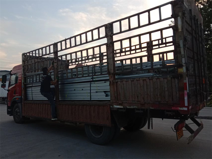 一層143平米輕鋼別墅房屋龍骨發(fā)貨 一層143平米輕鋼別墅房屋龍骨發(fā)貨