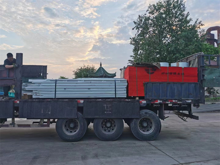 一層80平米輕鋼別墅房屋龍骨加工完成配套材料發(fā)貨 一層80平米輕鋼別墅房屋龍骨加工完成配套材料發(fā)貨