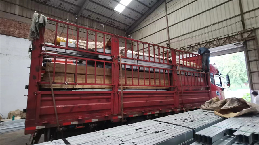 接十二層100平米輕鋼別墅房屋龍骨配套材料發(fā)貨 接十二層100平米輕鋼別墅房屋龍骨配套材料發(fā)貨